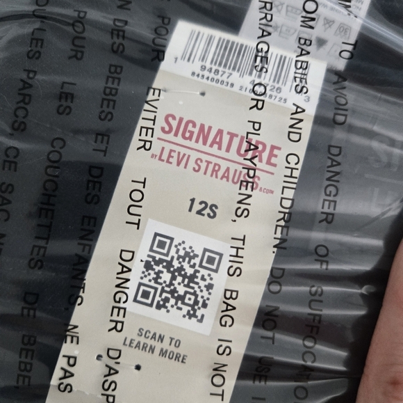 Levi's Black Mid Rise Skinny Jeans. Size 12 Short. New. - Picture 9 of 9